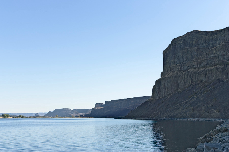 Cliffs in Upper Coulee